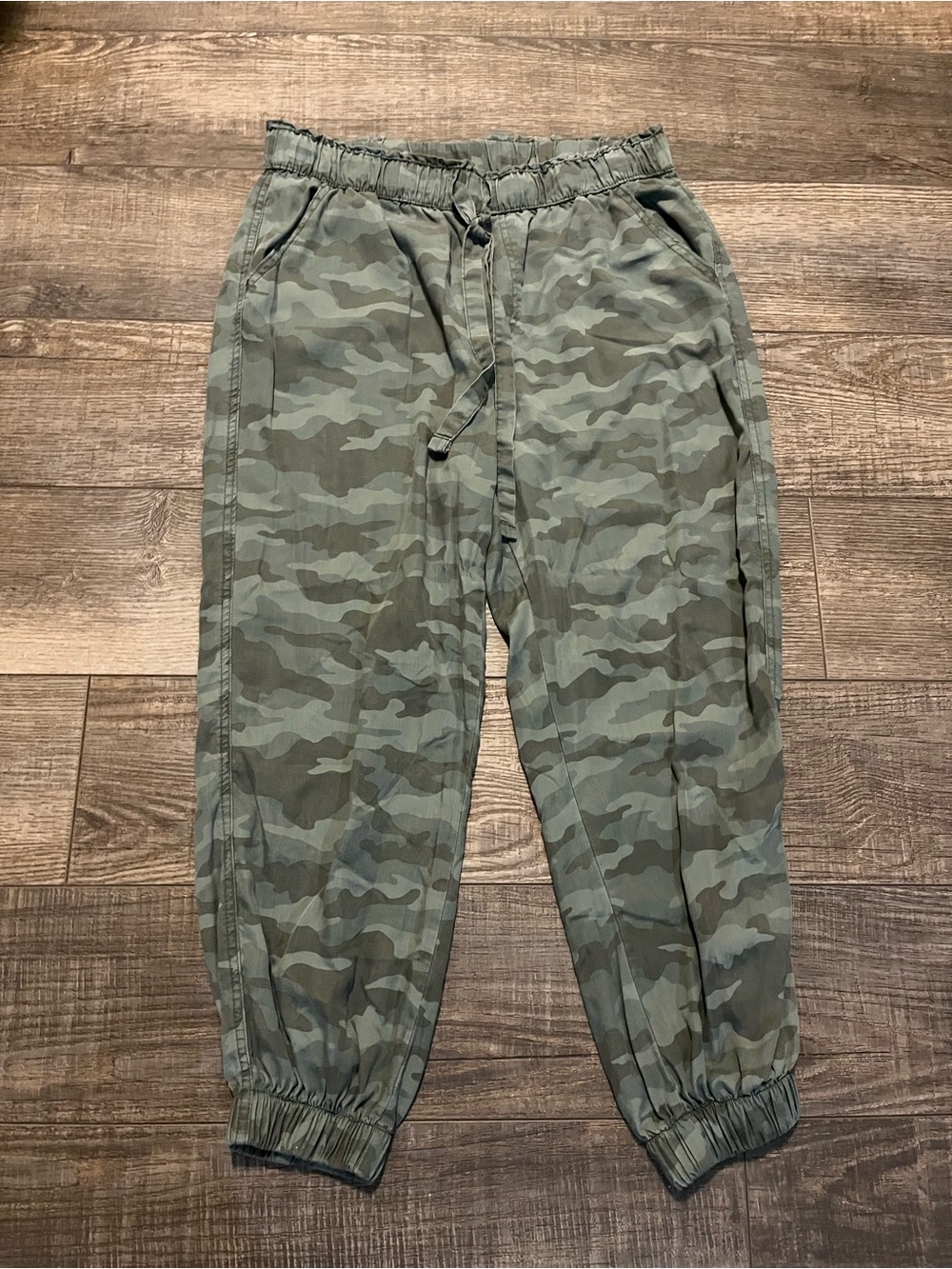 Knox Rose Lightweight Green Camo Jogger Pants Tie Elastic Accent Waist